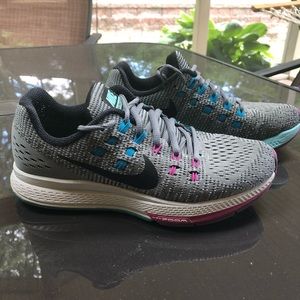 Nike Women’s Zoom Structure 19 - Size 7